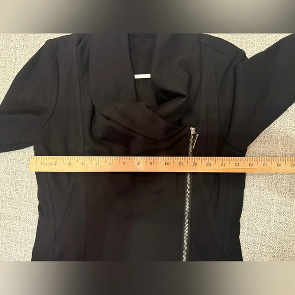 White House Black Market Asymmetrical Cowl Neck Jacket Front Zipper Sz 2 - Picture 15 of 16